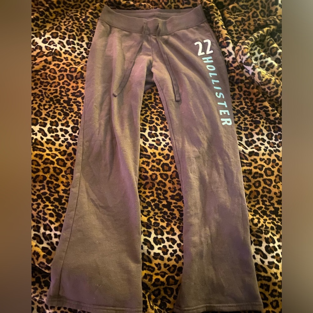 Hollister Low-Rise Flared Sweatpants🐞